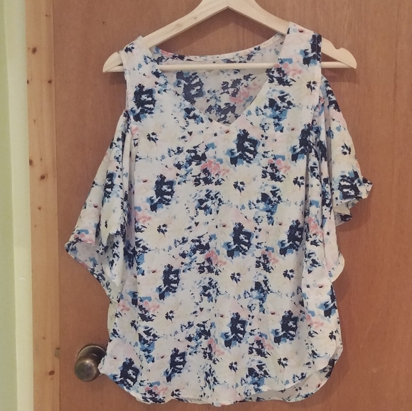 Abstract flower blouse - Picture 2 of 2